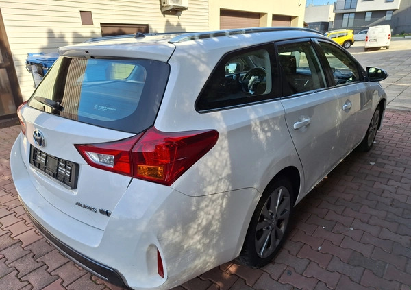 Toyota Auris cena 26500 przebieg: 168500, rok produkcji 2013 z Krzanowice małe 121